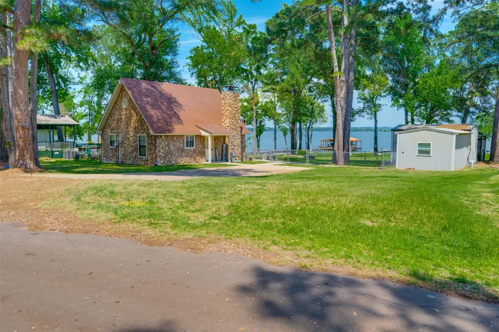4479 Sunrise Drive Chandler, TX 75758