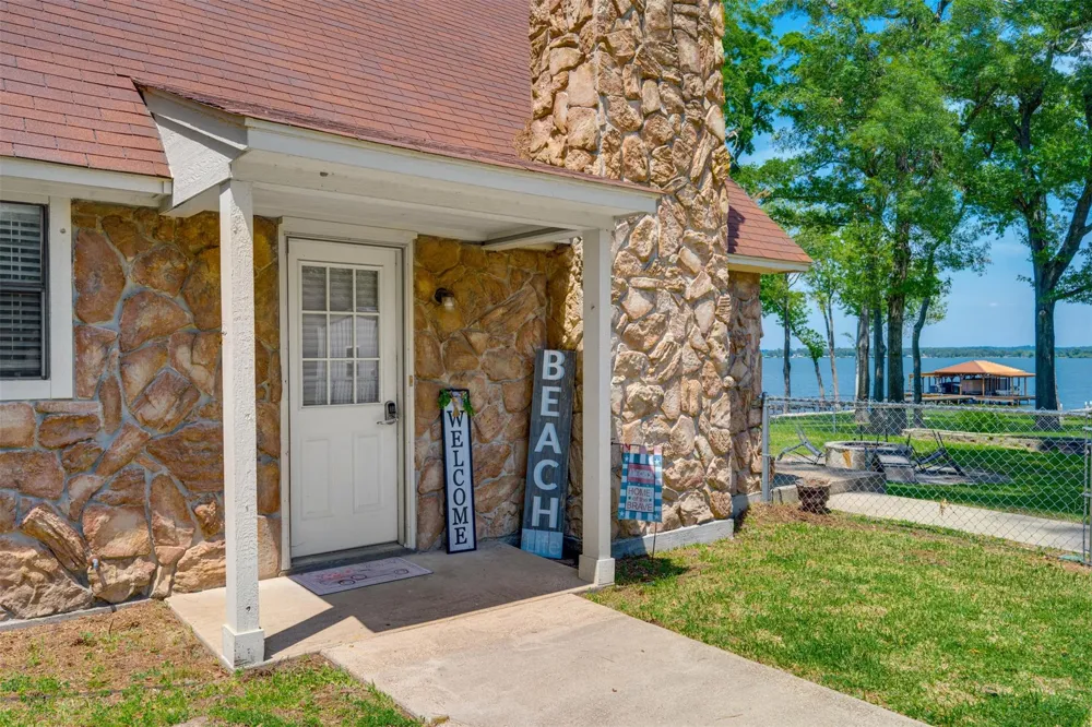 4479 Sunrise Drive Chandler, TX 75758