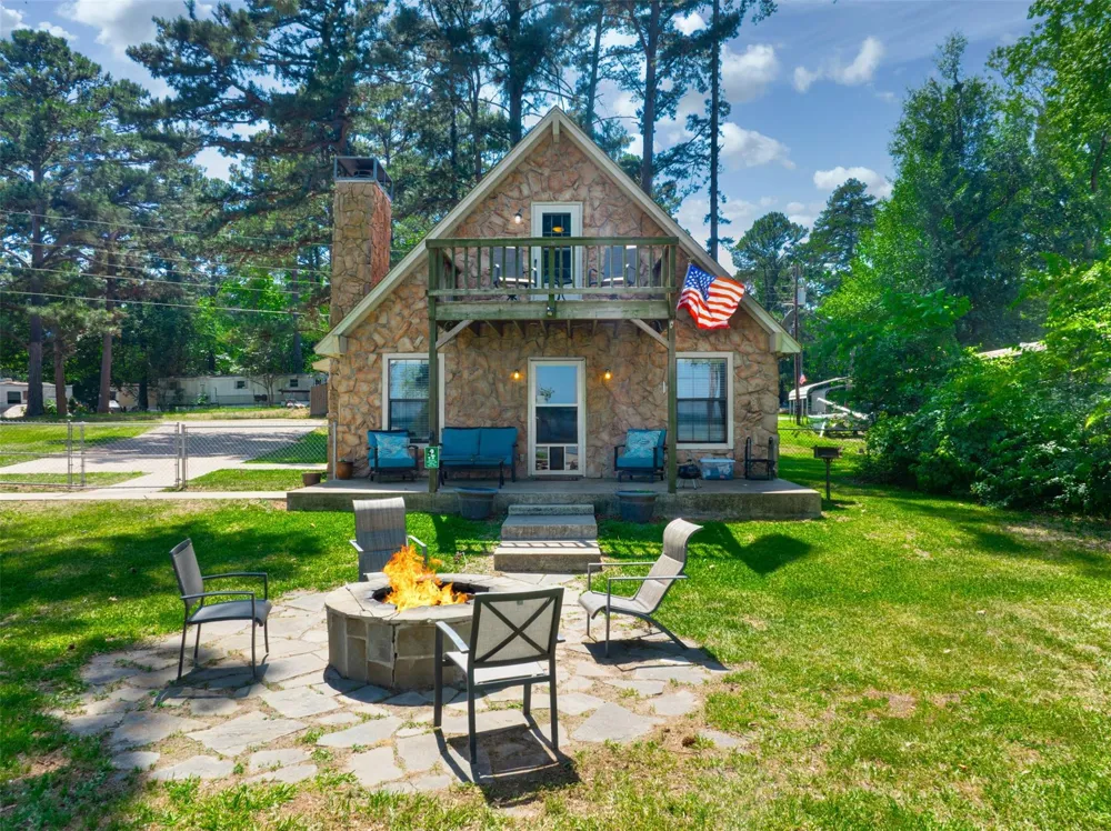4479 Sunrise Drive Chandler, TX 75758