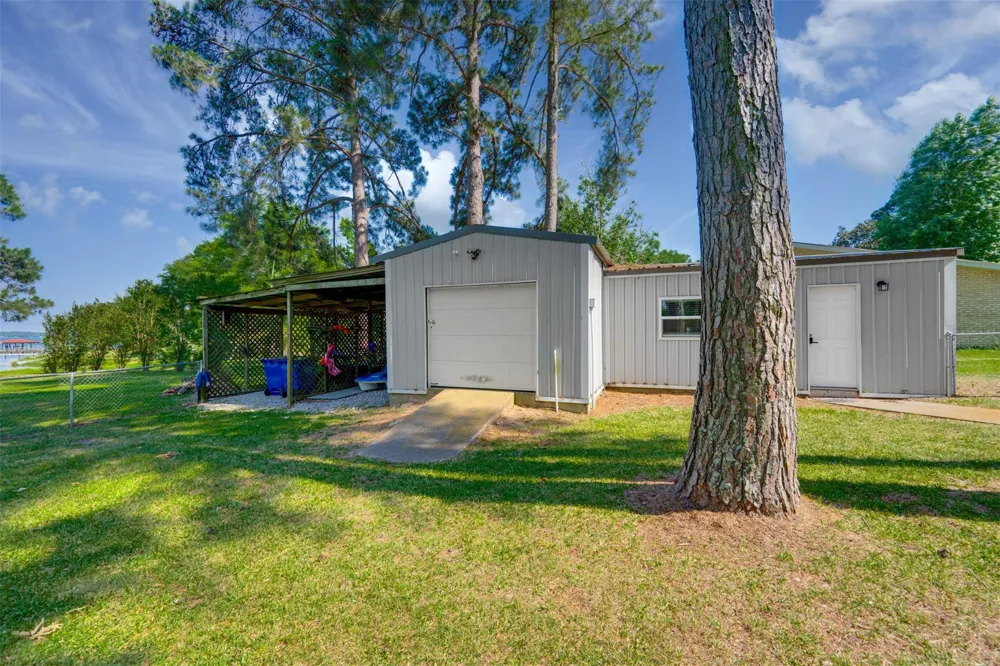 4479 Sunrise Drive Chandler, TX 75758