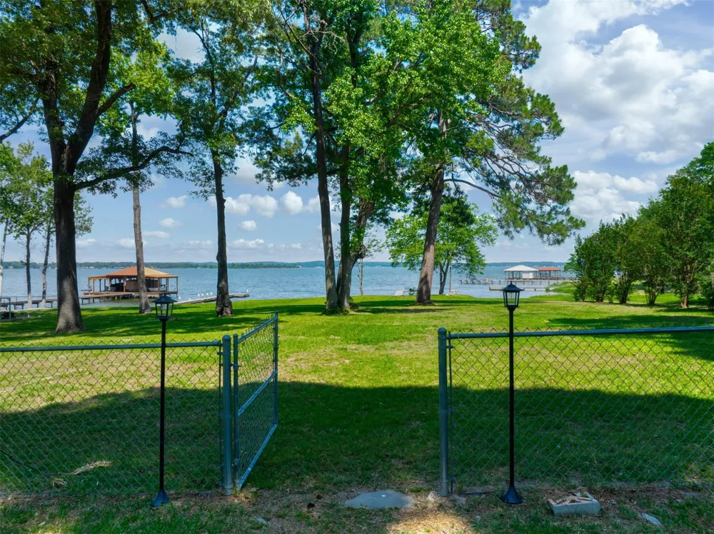 4479 Sunrise Drive Chandler, TX 75758