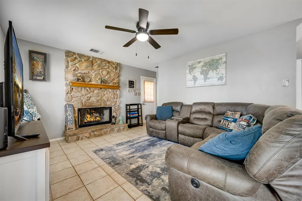 4479 Sunrise Drive Chandler, TX 75758