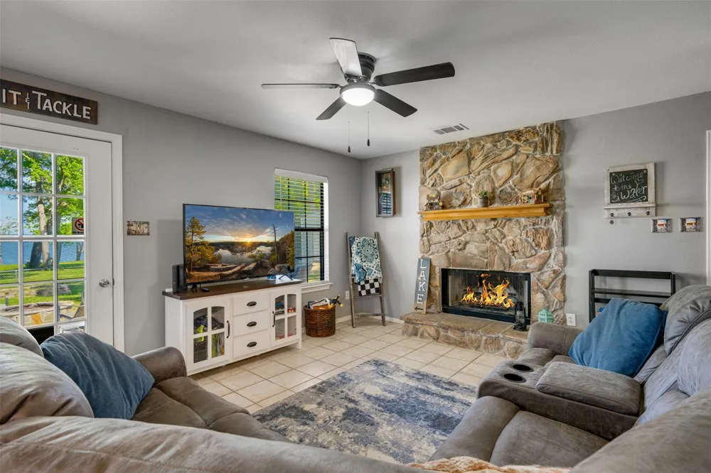 4479 Sunrise Drive Chandler, TX 75758