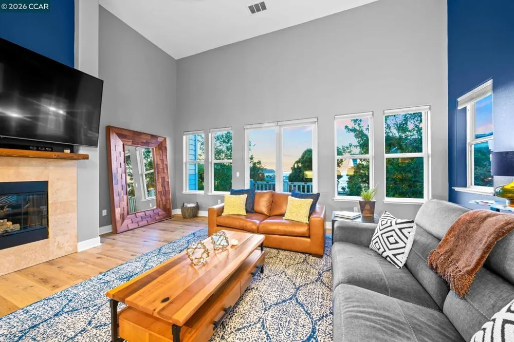 228 1St St Benicia, CA 94510