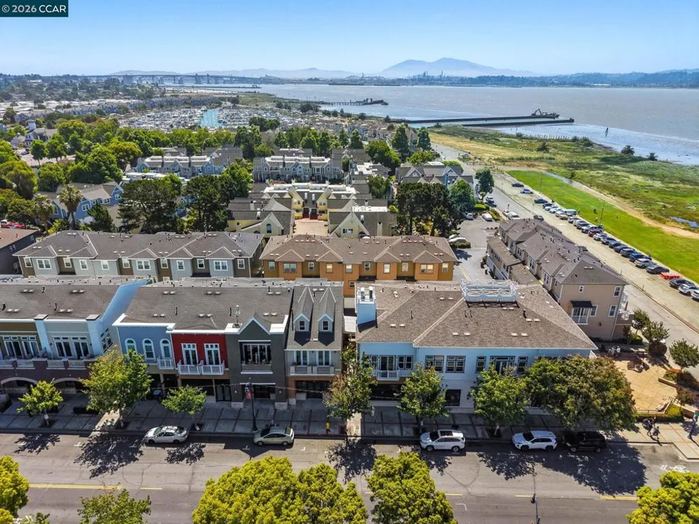 228 1St St Benicia, CA 94510
