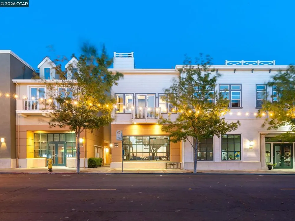 228 1St St Benicia, CA 94510