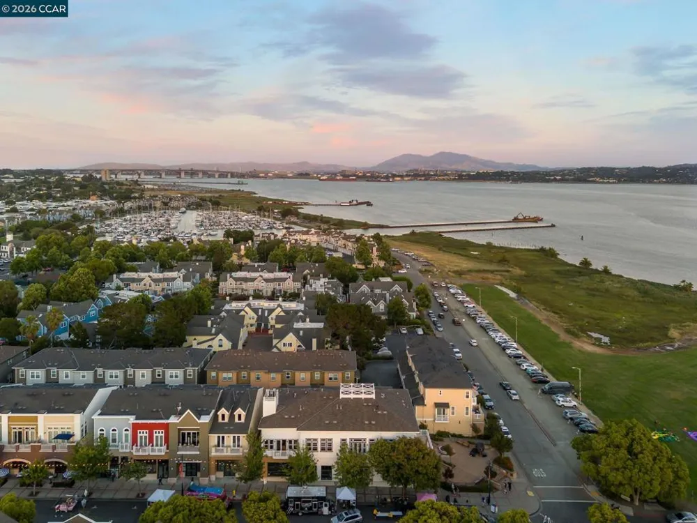 228 1St St Benicia, CA 94510