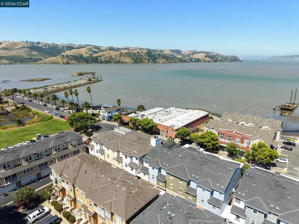 228 1St St Benicia, CA 94510