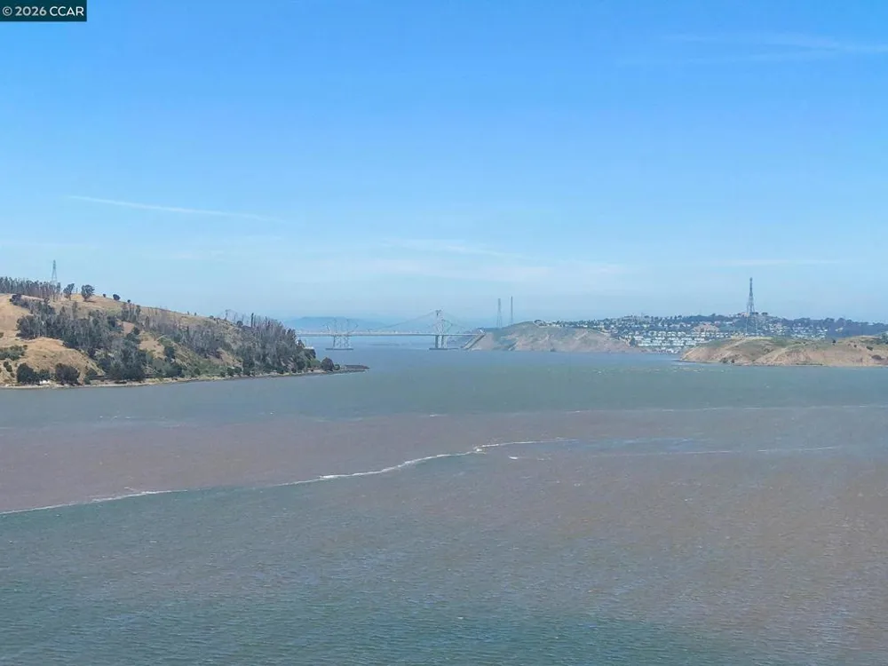 228 1St St Benicia, CA 94510