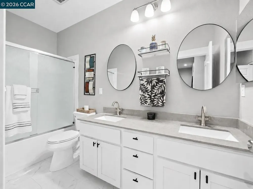 228 1St St Benicia, CA 94510