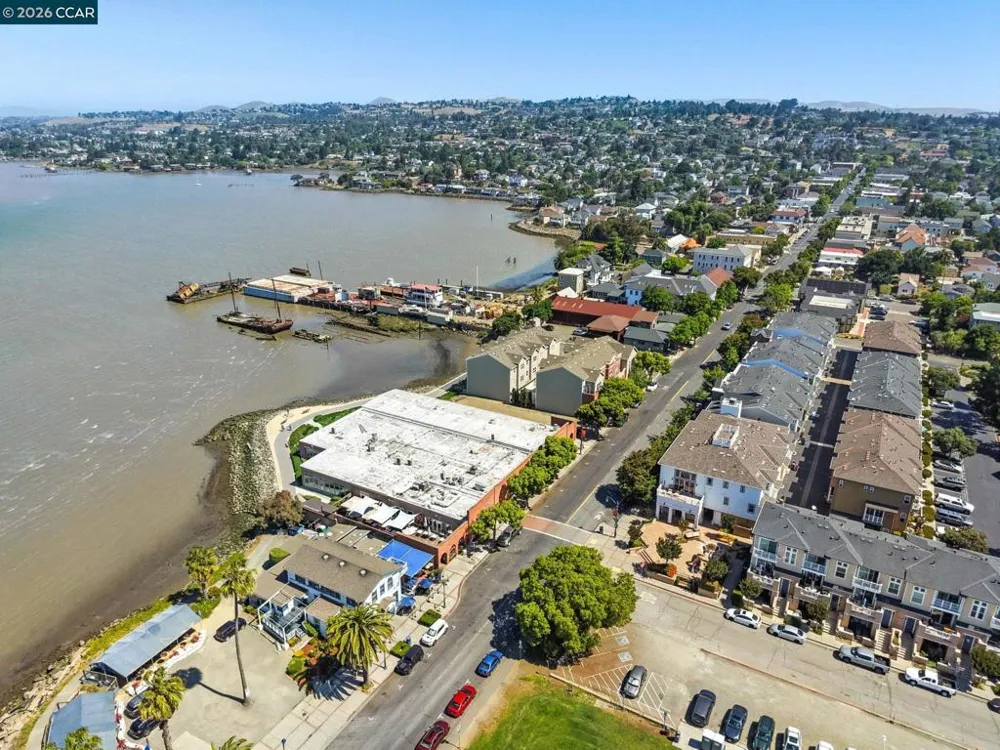 228 1St St Benicia, CA 94510
