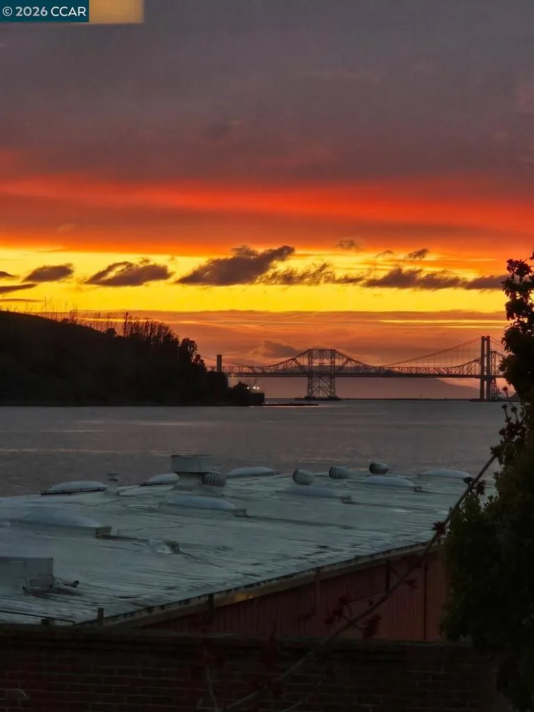 228 1St St Benicia, CA 94510