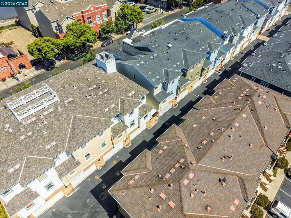 228 1St St Benicia, CA 94510