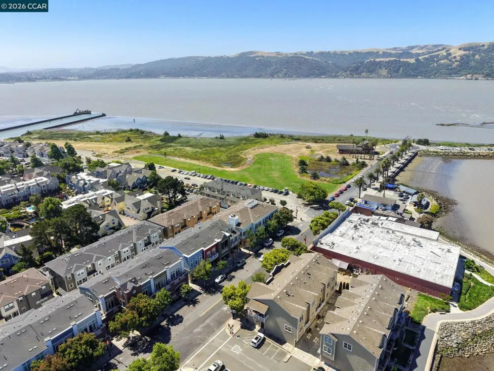 228 1St St Benicia, CA 94510