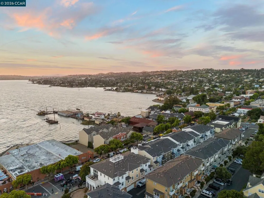 228 1St St Benicia, CA 94510