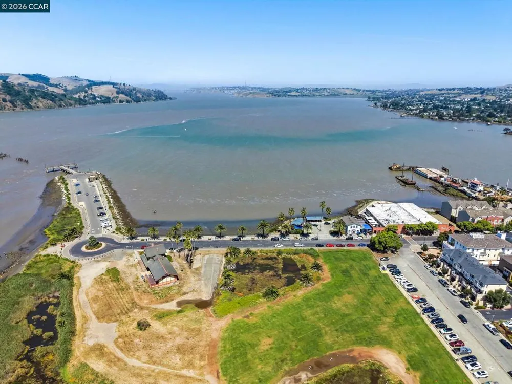 228 1St St Benicia, CA 94510