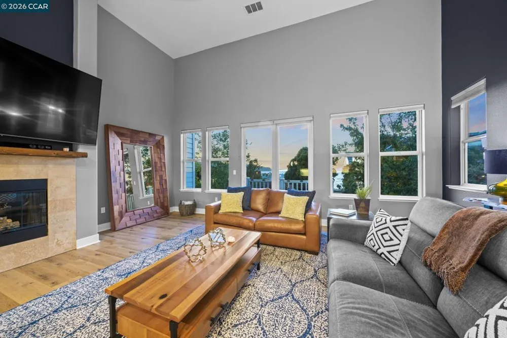 228 1St St Benicia, CA 94510