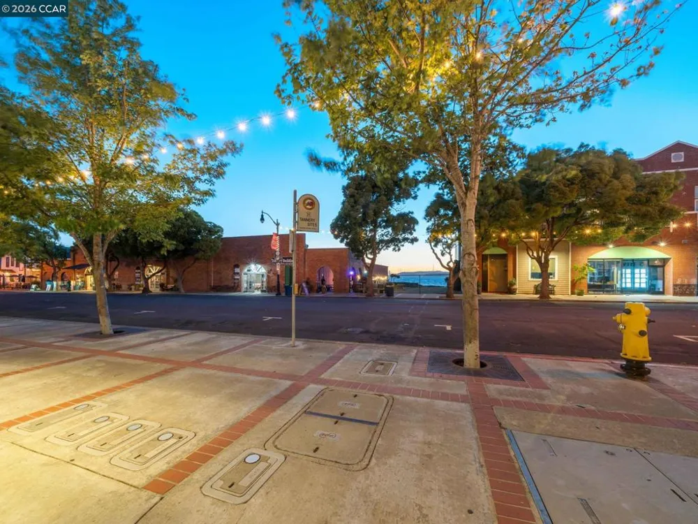 228 1St St Benicia, CA 94510