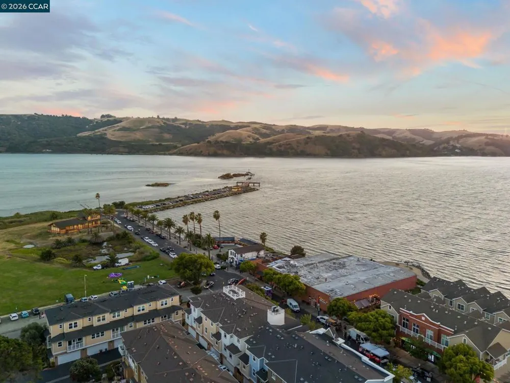 228 1St St Benicia, CA 94510