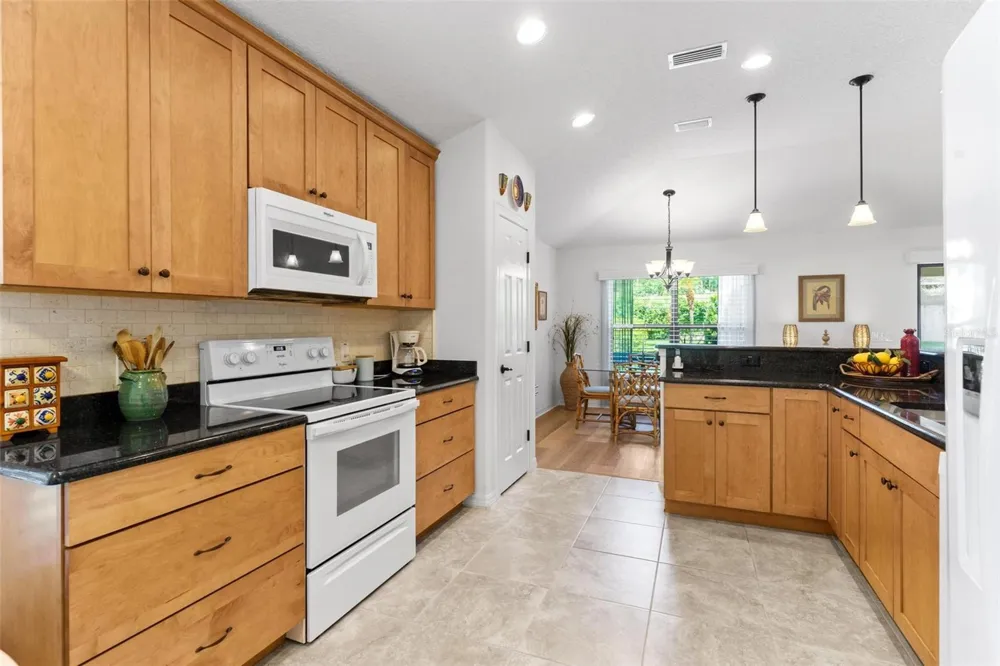6115 LANDINGS BOULEVARD Lady Lake, FL 32159