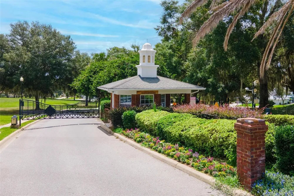 6115 LANDINGS BOULEVARD Lady Lake, FL 32159