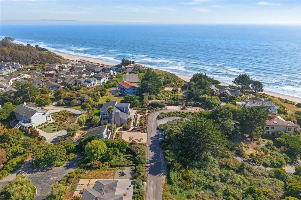 405 Heather Point Lane Watsonville, CA 95076