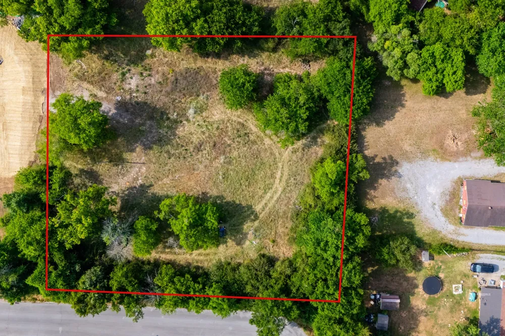 708 Hartsville Pike Lebanon, TN 37087
