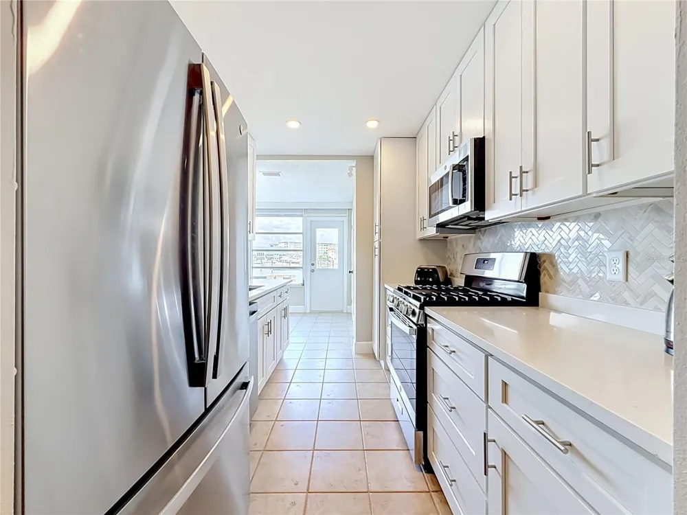 5925 SHORE BOULEVARD S #107 Gulfport, FL 33707