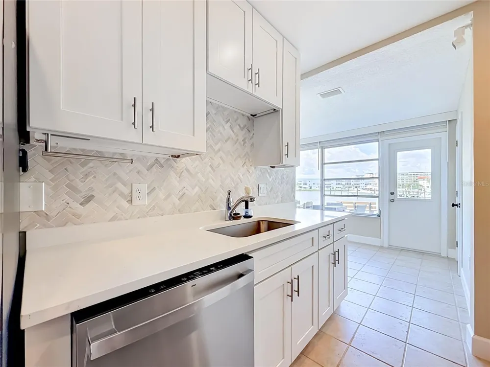5925 SHORE BOULEVARD S #107 Gulfport, FL 33707