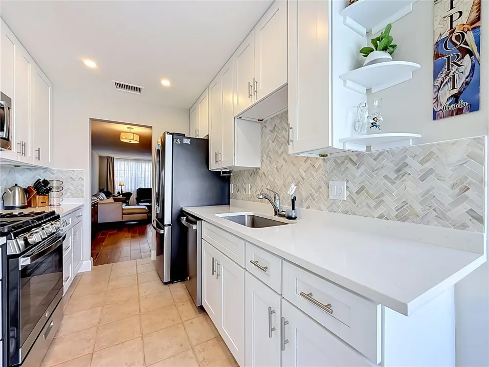 5925 SHORE BOULEVARD S #107 Gulfport, FL 33707