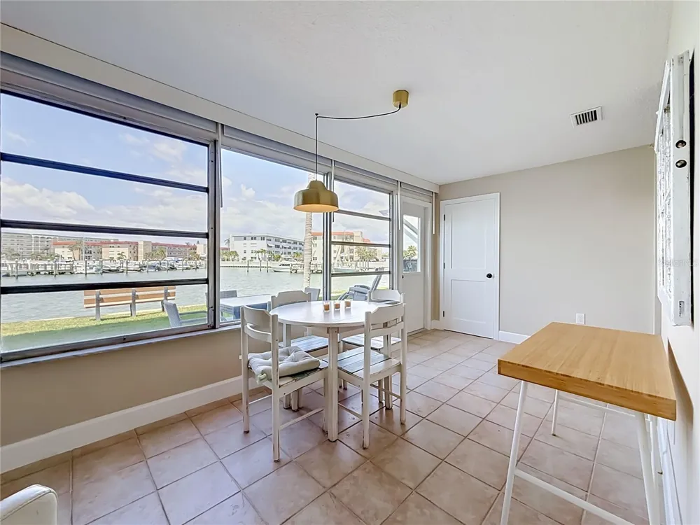 5925 SHORE BOULEVARD S #107 Gulfport, FL 33707