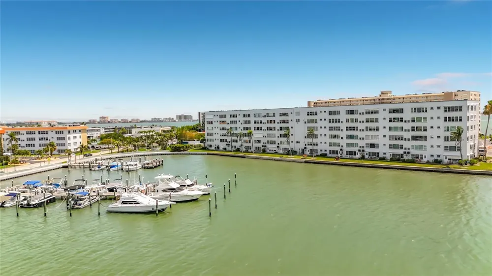5925 SHORE BOULEVARD S #107 Gulfport, FL 33707