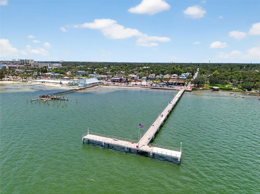 5925 SHORE BOULEVARD S #107 Gulfport, FL 33707