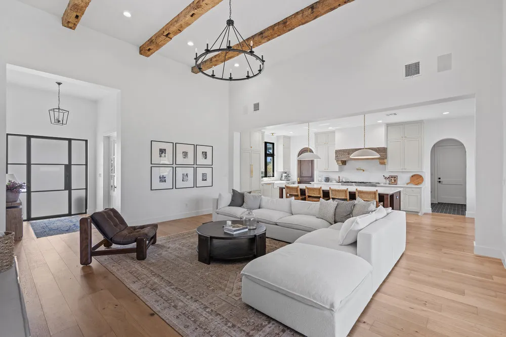 2251 W Fitzhugh Road Dripping Springs, TX 78620