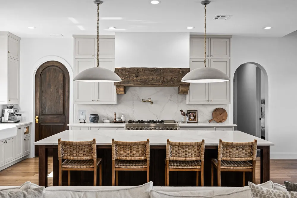 2251 W Fitzhugh Road Dripping Springs, TX 78620