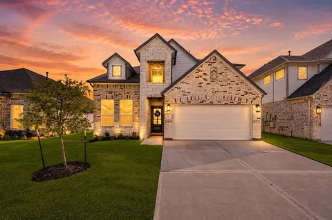 11822 Maple Oak Drive