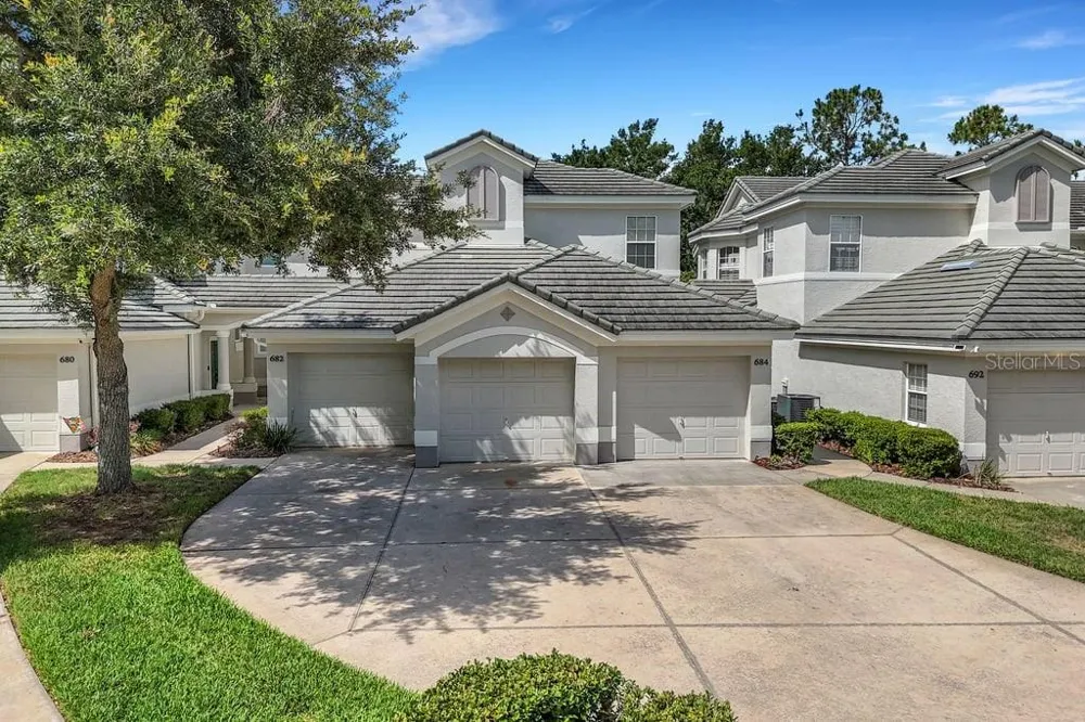 684 GRASSLANDS VILLAGE CIRCLE Lakeland, FL 33803