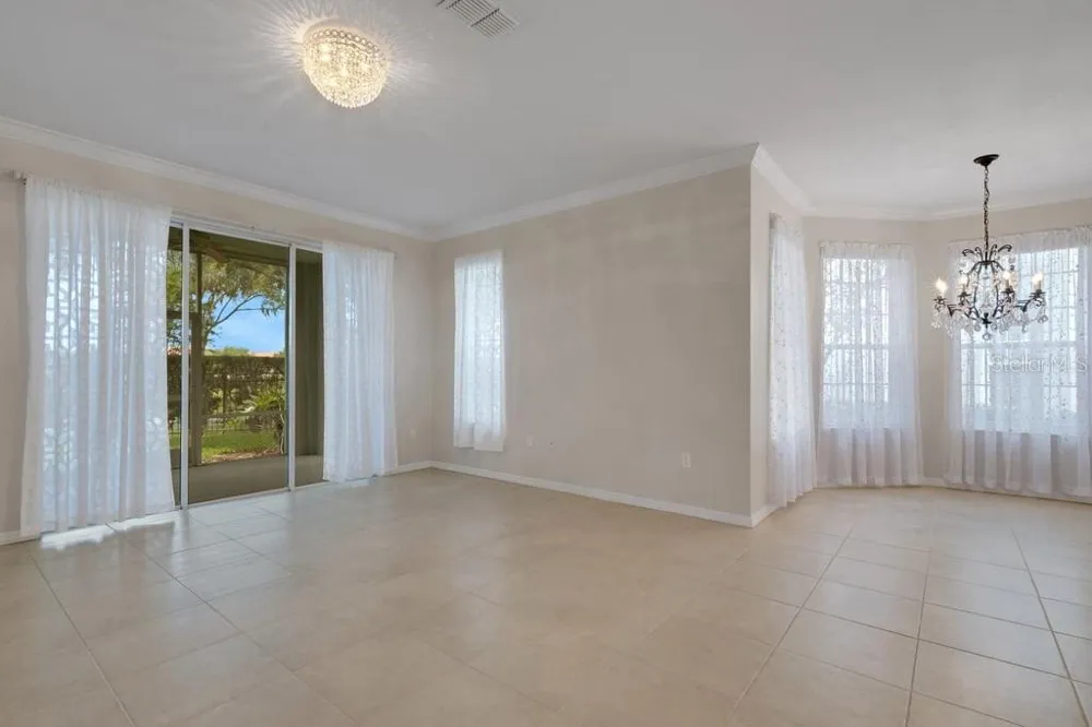 684 GRASSLANDS VILLAGE CIRCLE Lakeland, FL 33803