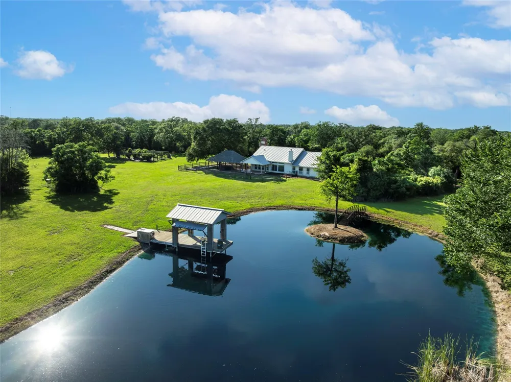 1081 Yaupon Creek Estates Drive Columbus, TX 78934