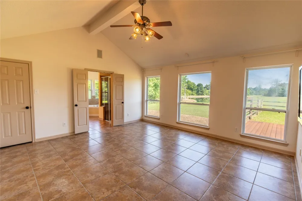 1081 Yaupon Creek Estates Drive Columbus, TX 78934