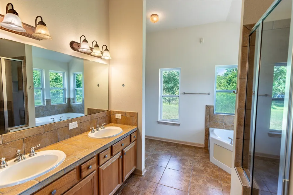1081 Yaupon Creek Estates Drive Columbus, TX 78934