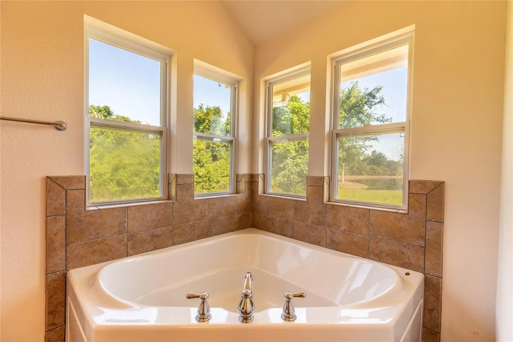 1081 Yaupon Creek Estates Drive Columbus, TX 78934