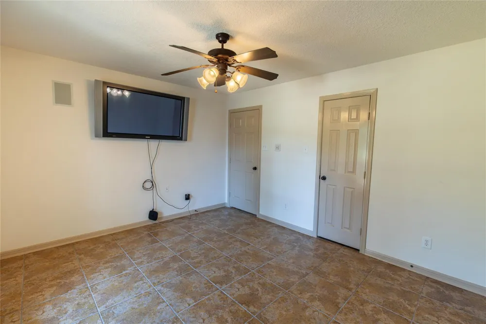 1081 Yaupon Creek Estates Drive Columbus, TX 78934