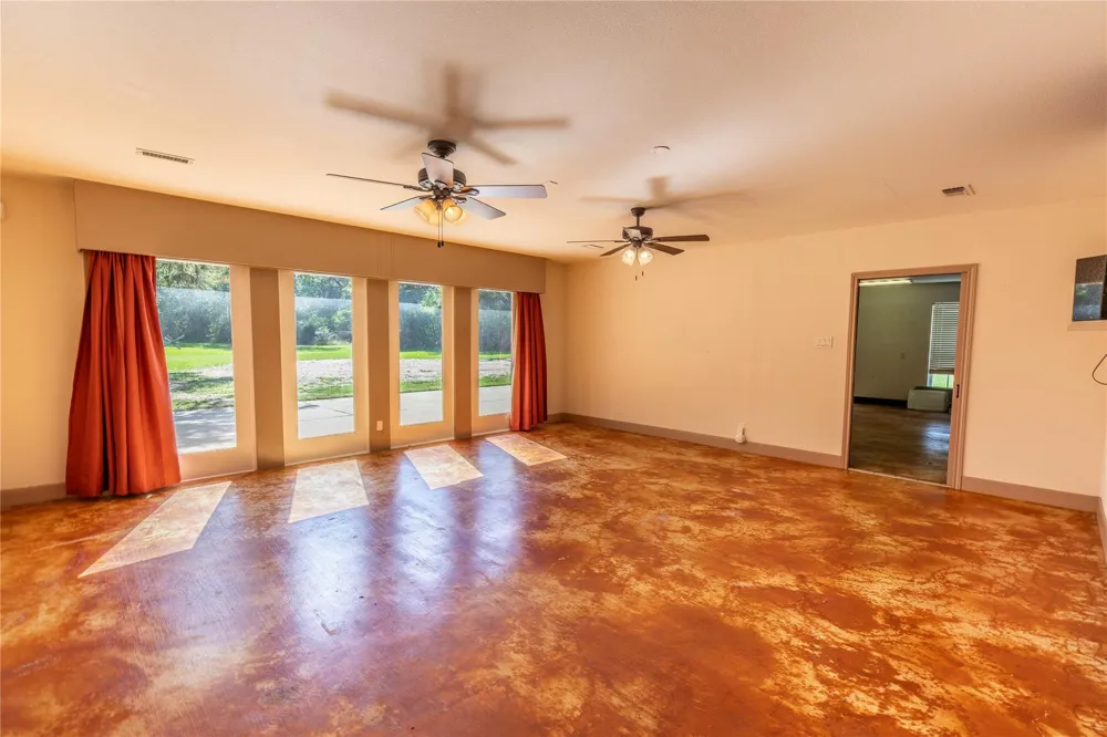 1081 Yaupon Creek Estates Drive Columbus, TX 78934