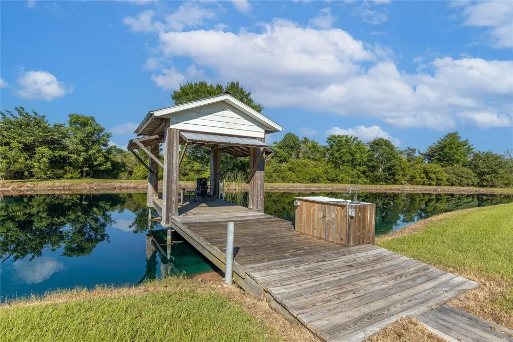 1081 Yaupon Creek Estates Drive Columbus, TX 78934