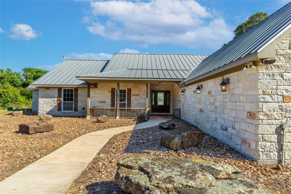 1081 Yaupon Creek Estates Drive Columbus, TX 78934
