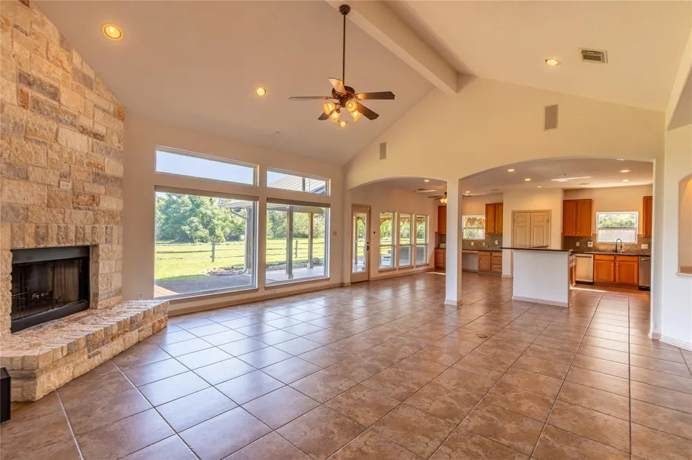 1081 Yaupon Creek Estates Drive Columbus, TX 78934