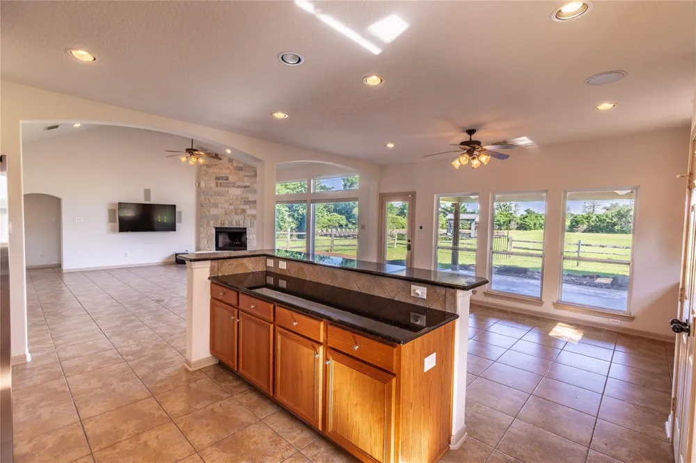 1081 Yaupon Creek Estates Drive Columbus, TX 78934