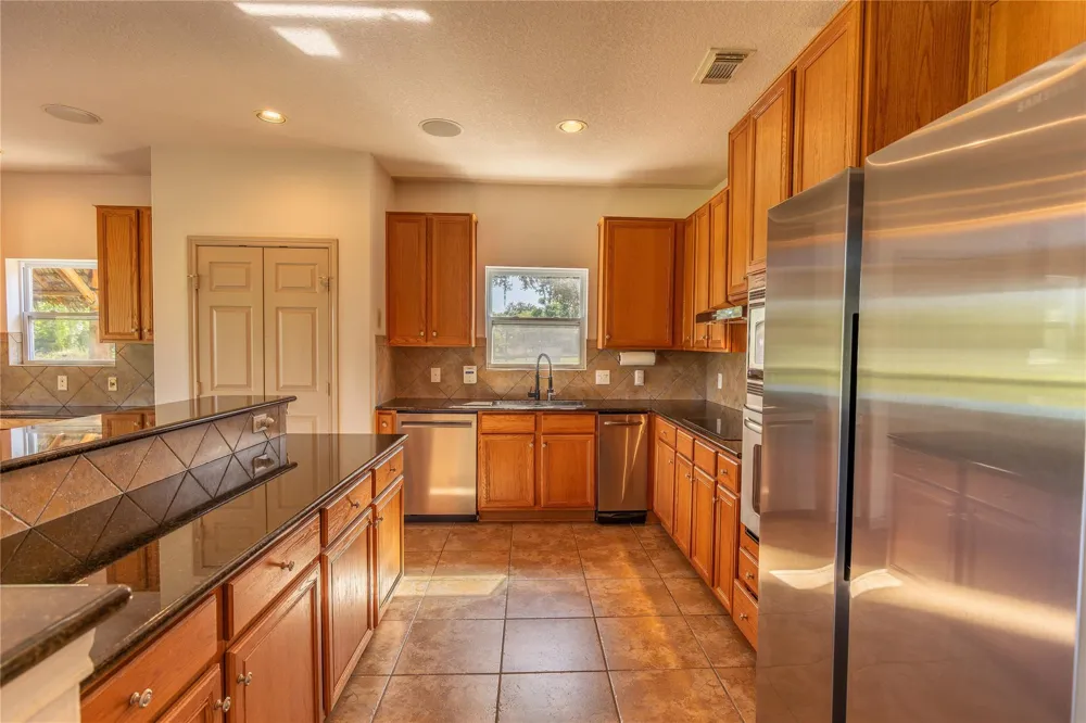 1081 Yaupon Creek Estates Drive Columbus, TX 78934