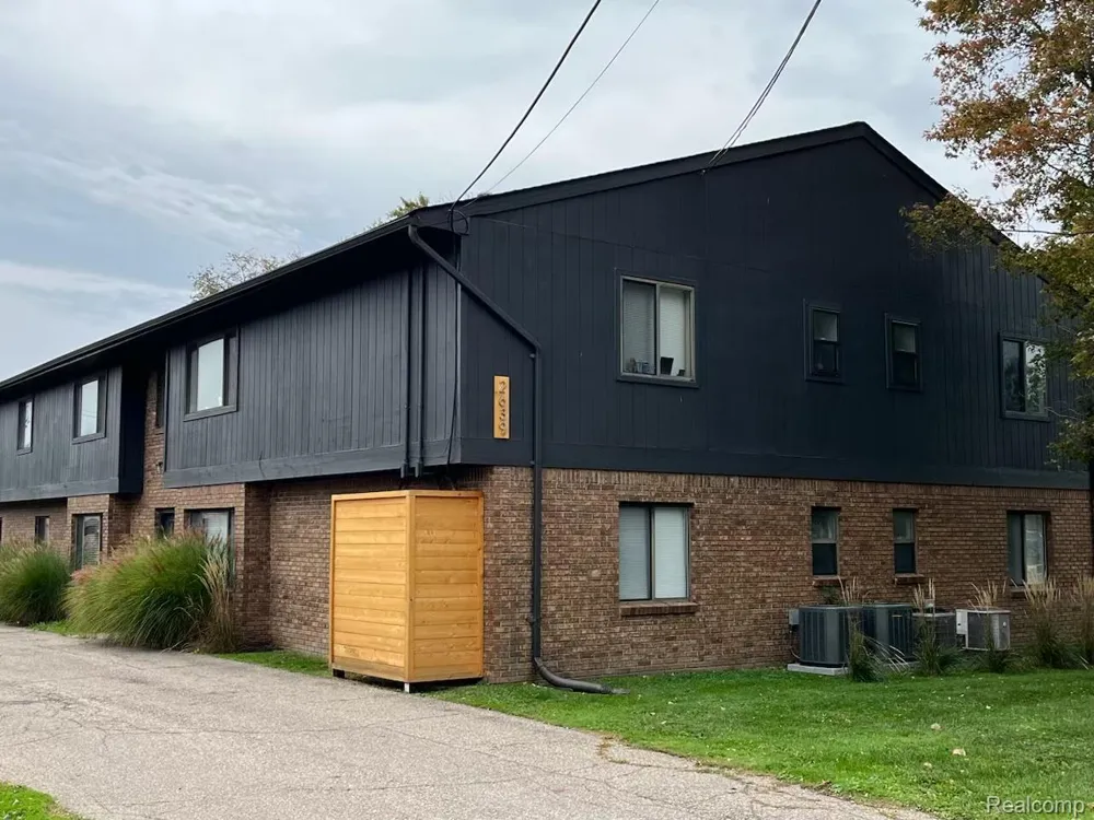 2639 Columbia Road #4 Berkley City, MI 48072